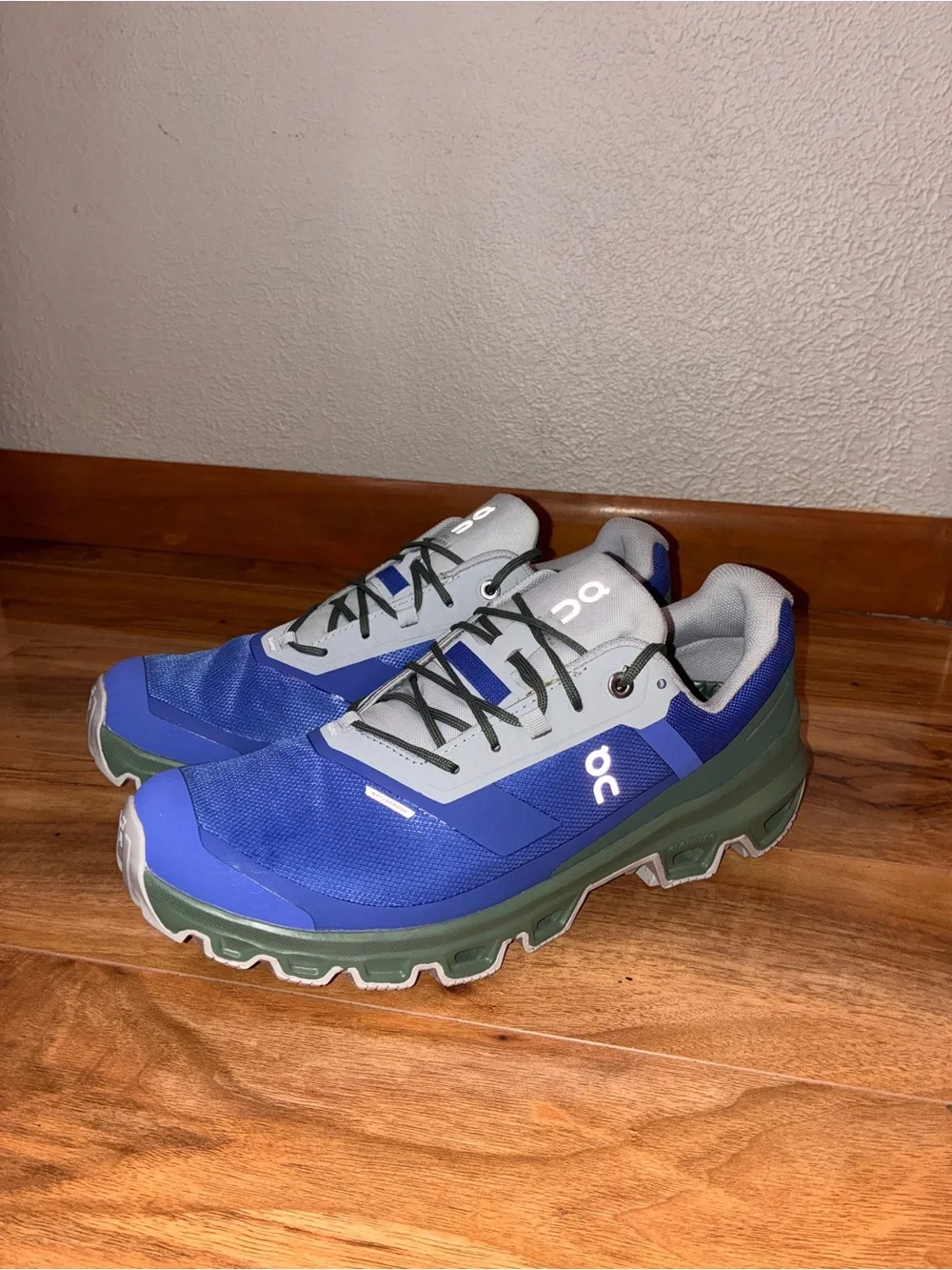 On Cloud Women’s Cloudventure Waterproof Trail Run Shoes, blue/green - size 10